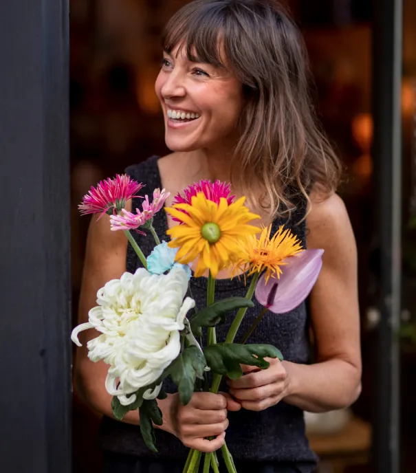 Catherine et un bouquet